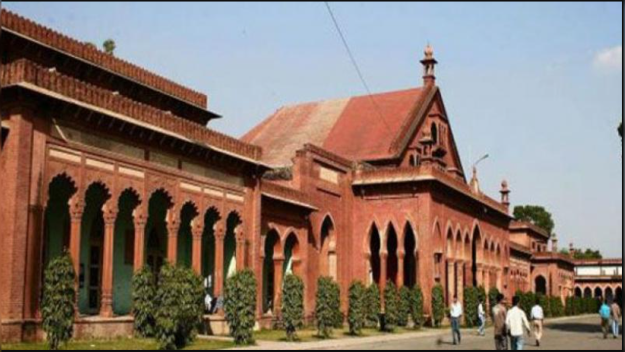 Breaking News LIVE SC Overrules 1967 Verdict Denying Minority Status To Aligarh Muslim Univeristy New Bench To Decide 