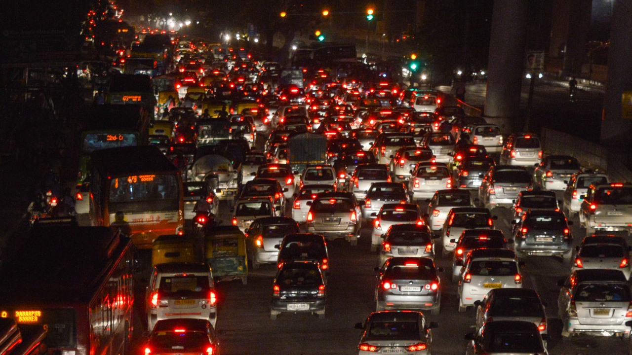 traffic gridlock (istock)