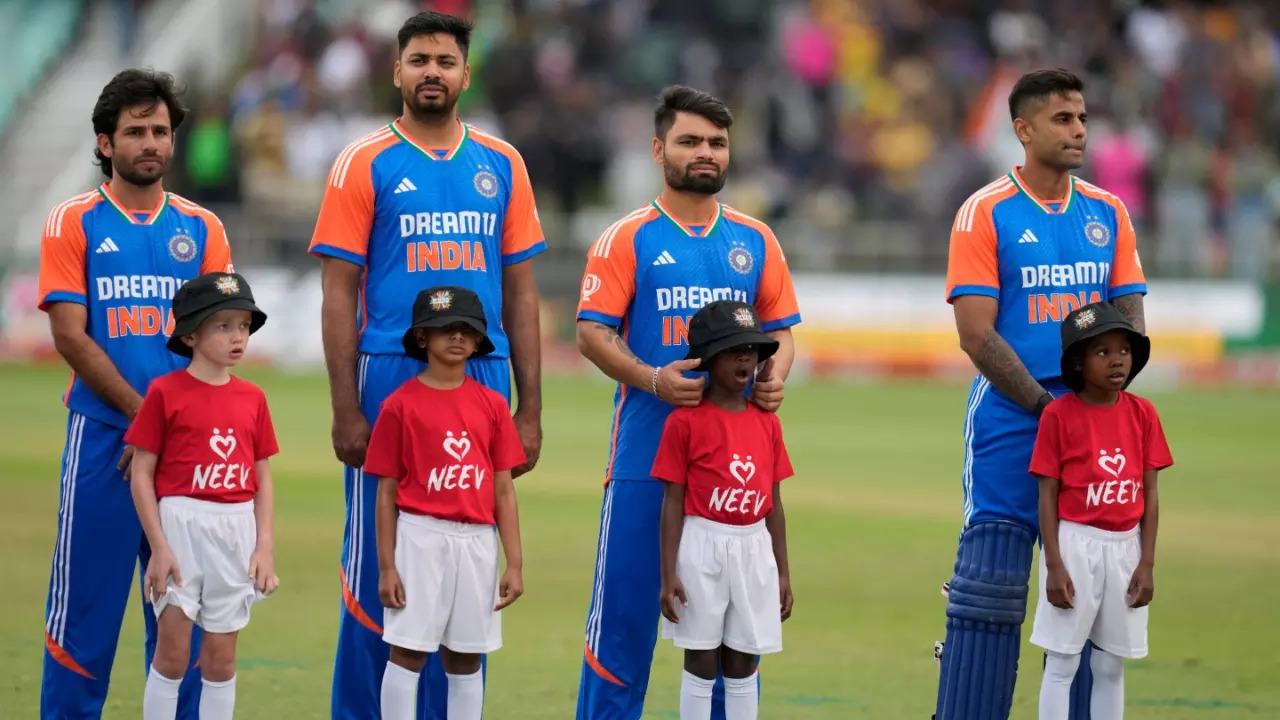 Indian National Anthem Stopped Midway Before India Vs South Africa 1st T20I; Players Left Confused- WATCH