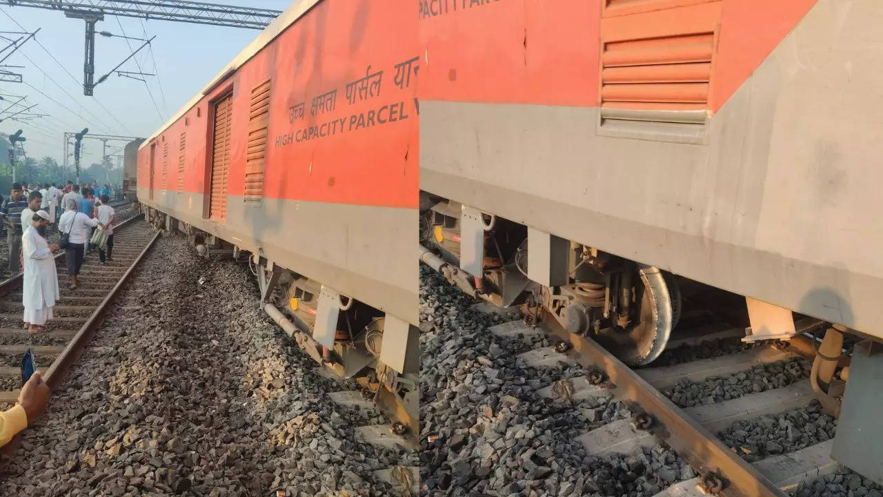 Rail Derailed Three coaches Secundrabad-Shalimar weekly express have been derailed near Howrah