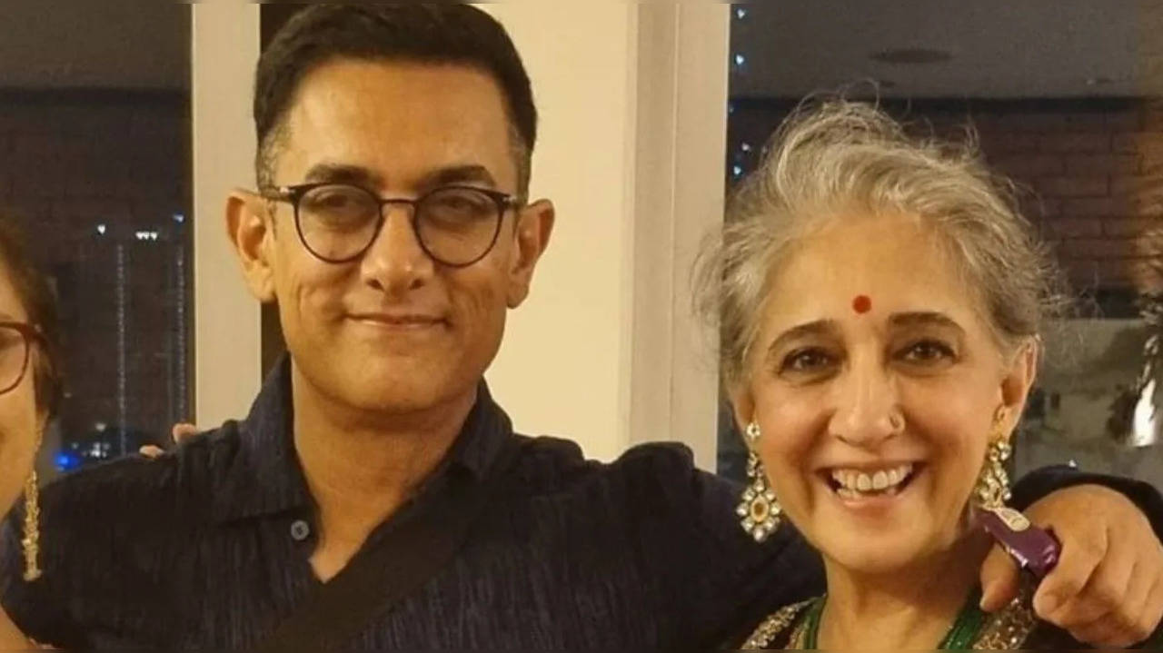 Aamir Khan Is All Praises For Sister Nikhat Khan As She Makes TV Debut With Deewaniyat