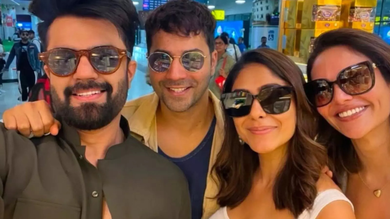 Varun Dhawan, Mrunal Thakur, Esha Gupta, Maniesh Paul's New Photo Will Make Your Saturday Better