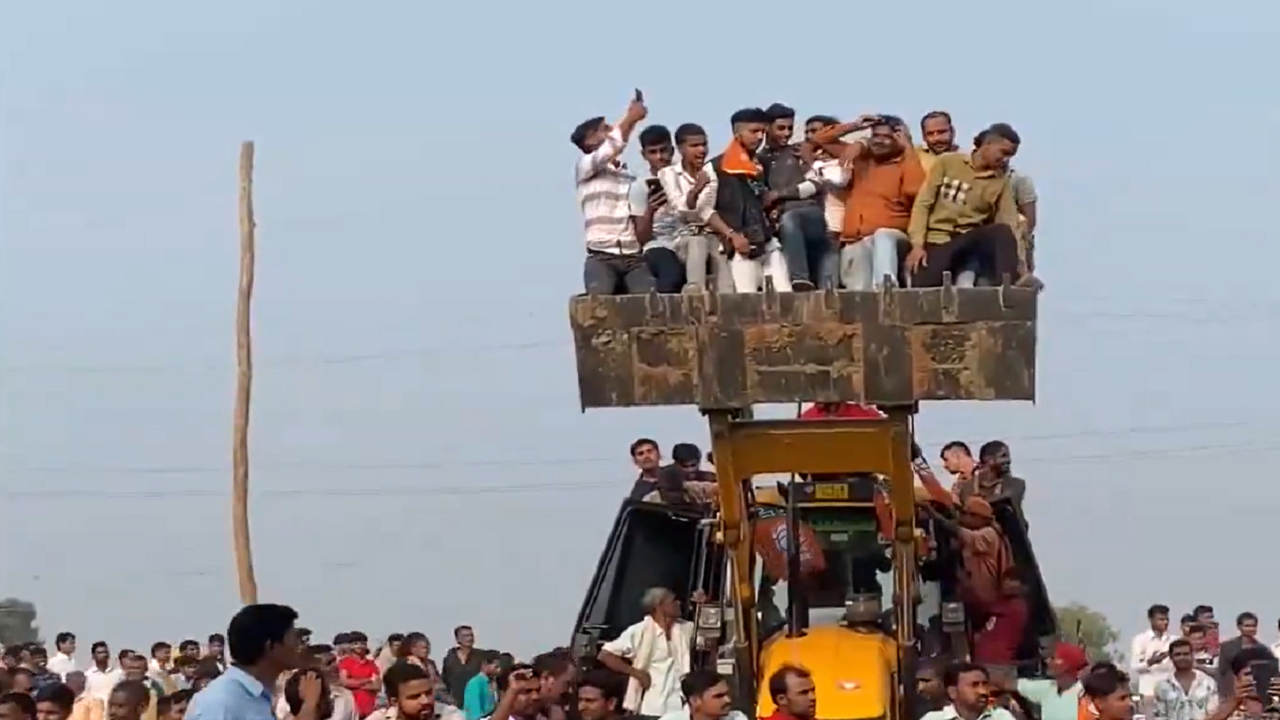 Yogi Adityanath's Supporters Attend His Rally On Bulldozer In Akhilesh's Stronghold in Mainpuri