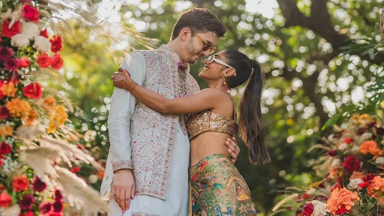 Sreejita De-Michael Blohm Pape Get Cosy In Their Mehendi Pictures