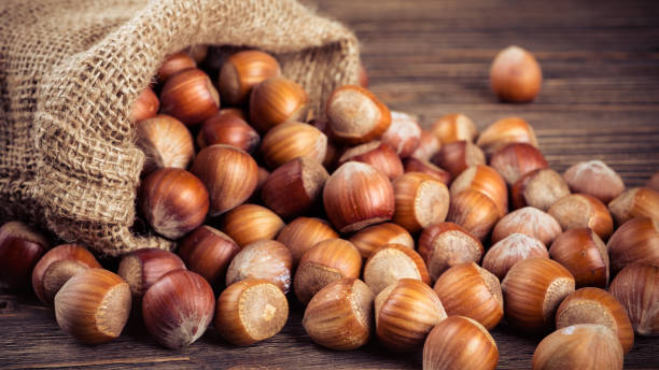 ​Know The Health Benefits Of Hazelnuts