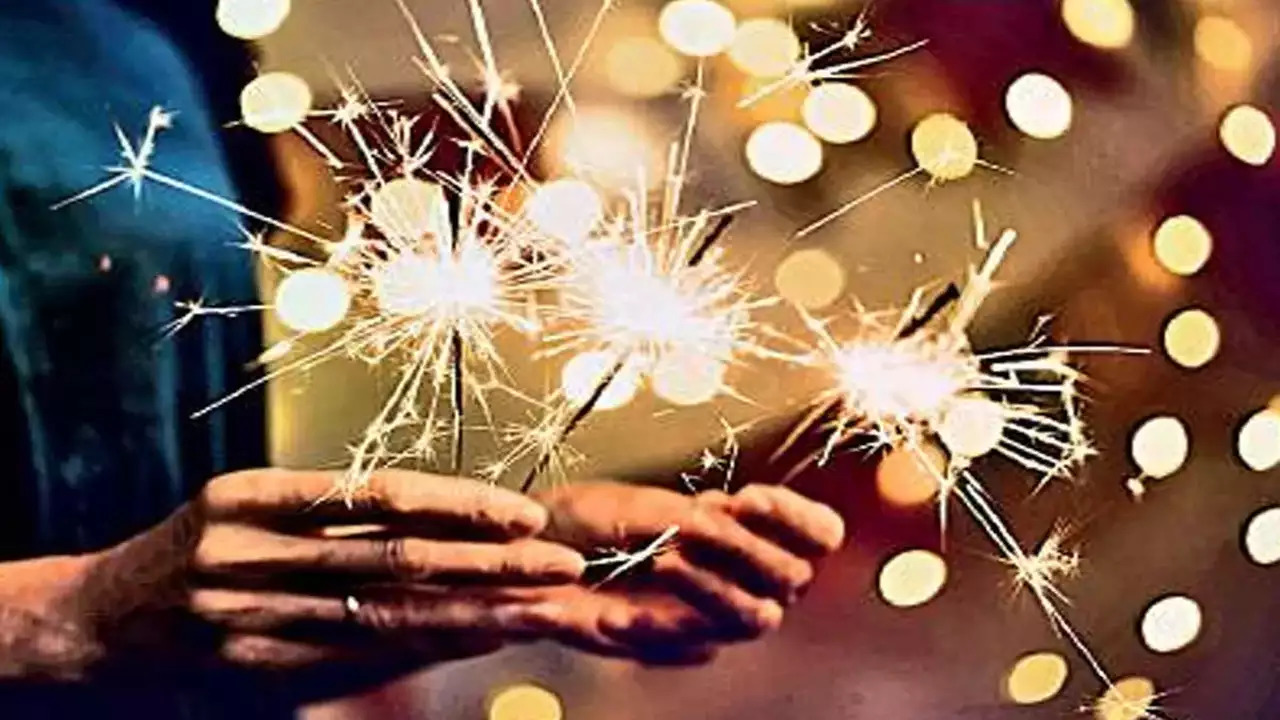 safety tips while bursting  crackers in diwali