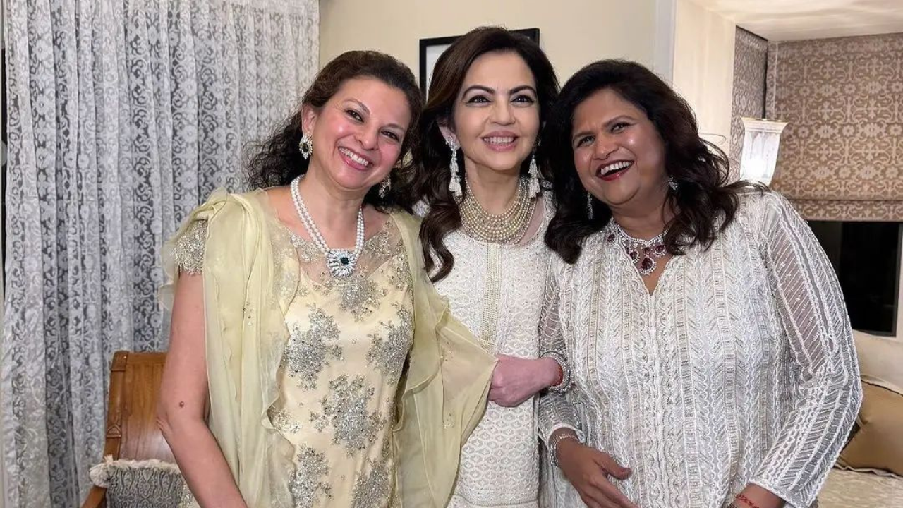 Decoding Nita Ambani's chikankari lehenga