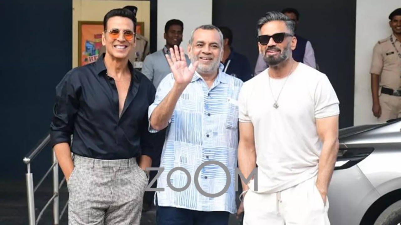 Hera Pheri Trio Akshay Kumar, Paresh Rawal, Suniel Shetty Snapped At Airport Together, Netizens Are Excited