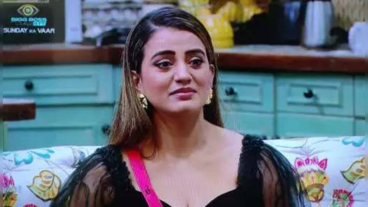 Bigg Boss Fame Akshara Singh Receives Death Threat, Rs 50 Lakh Ransom Demanded