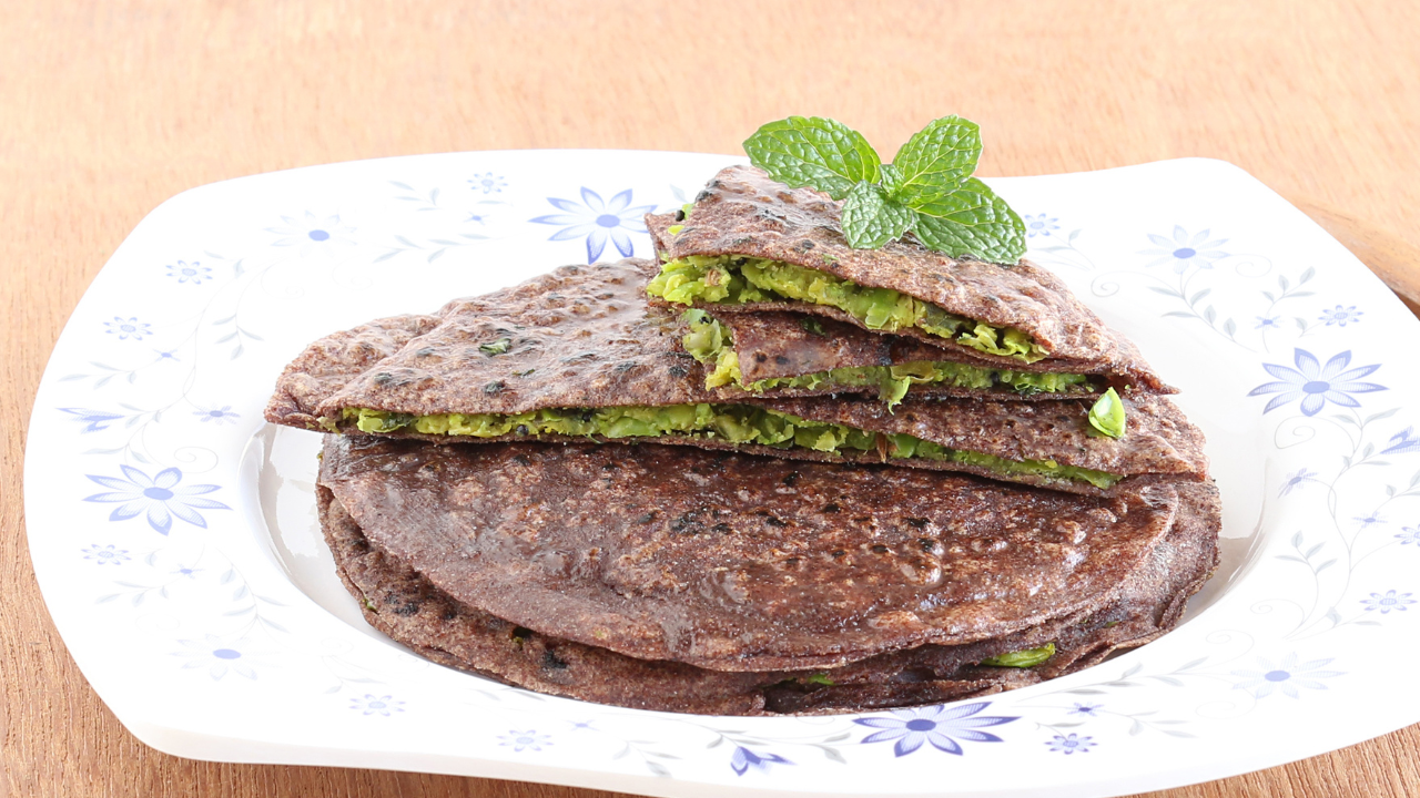 No-Onion, No-Garlic Ragi Aloo Methi Paratha