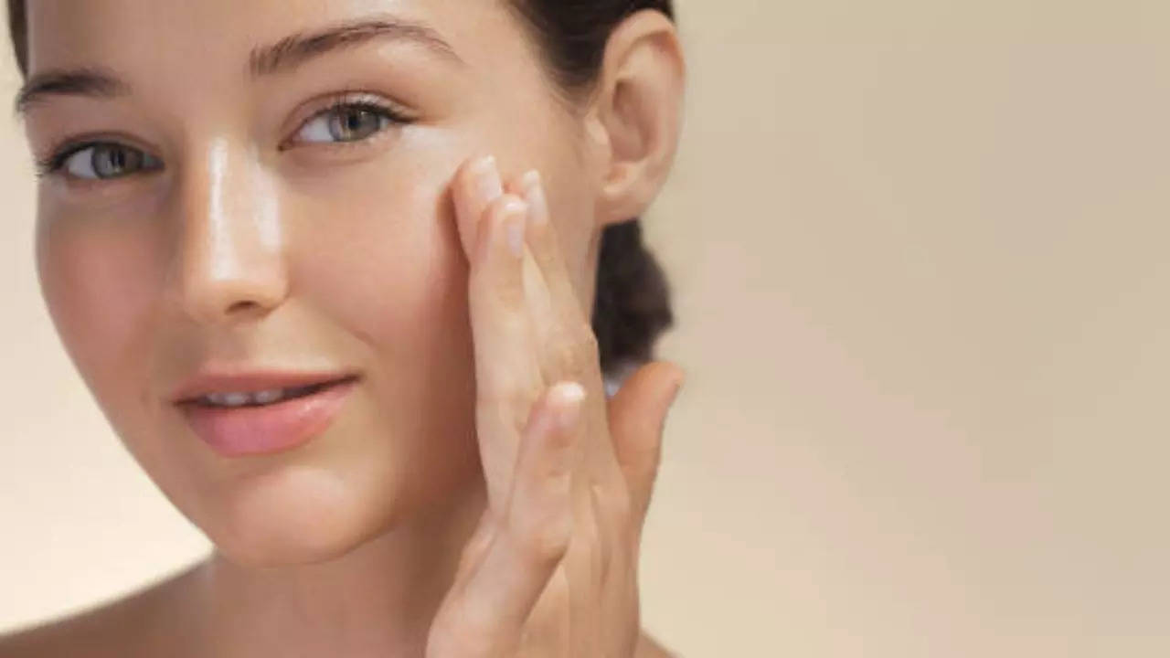 Home remedies to get rid of dull and dry skin