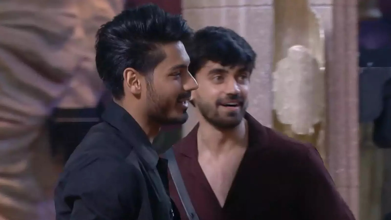 Bigg Boss 18: Avinash Mishra Pushes Digvijay Rathee In Brawl Amid Time God Task