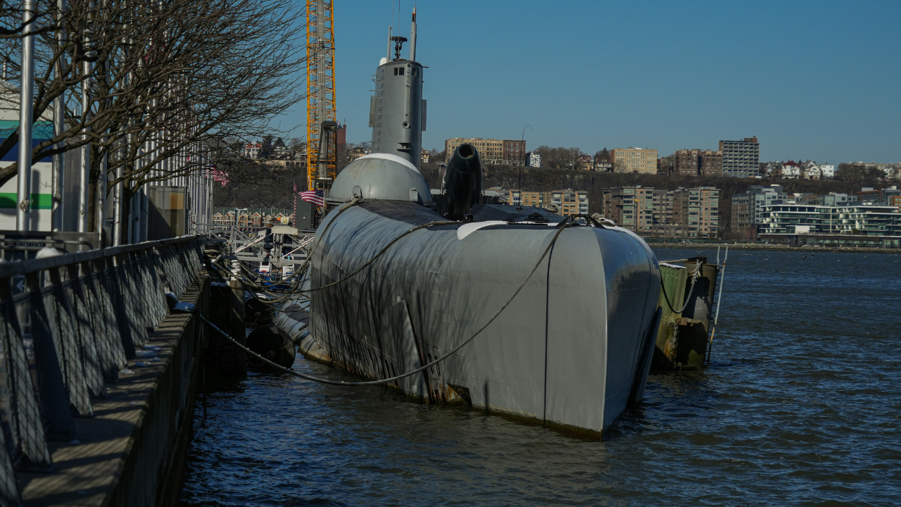 USS Virginia Nuclear Submarine 'Caught' By Fishermen