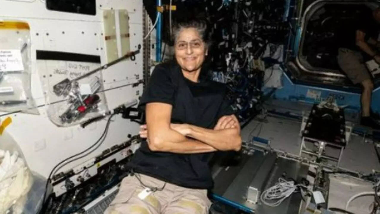 NASA Astronaut Refutes Rumours, Says Experiencing Fluid Shift Which Made Her Thighs Bigger 