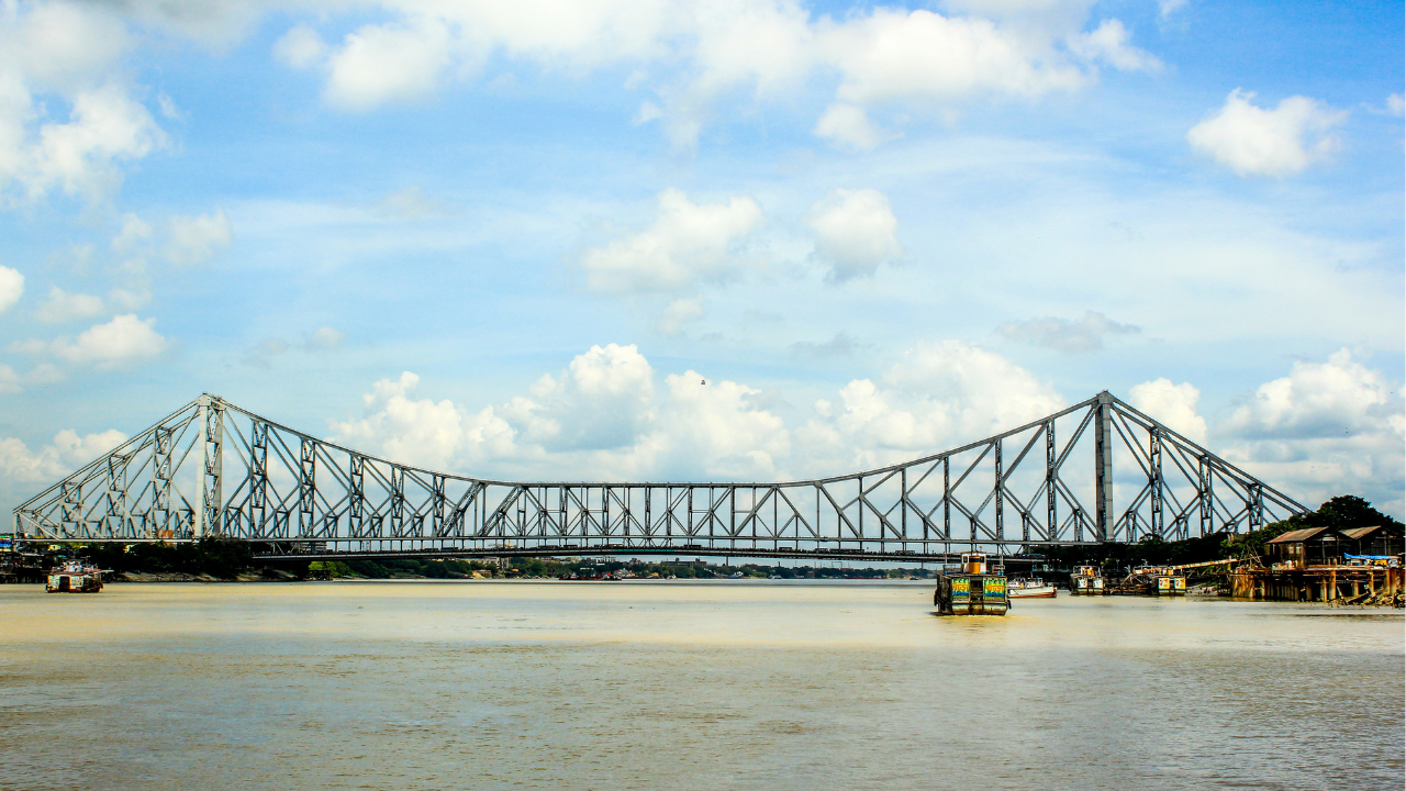 Kolkata’s Iconic Howrah Bridge