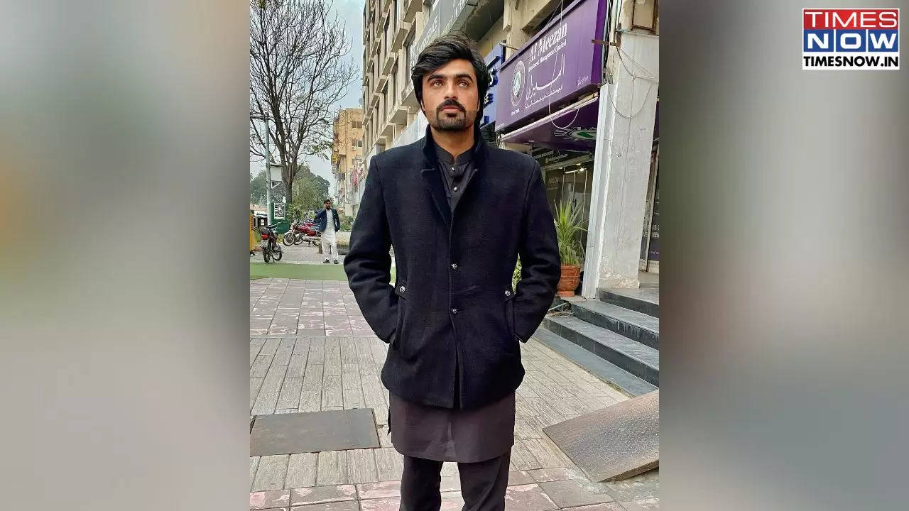 Arshad Khan, Arshad Khan chaiwala, Arshad Khan chaiwala net worth, Arshad Khan pakistan viral, Arshad Khan viral