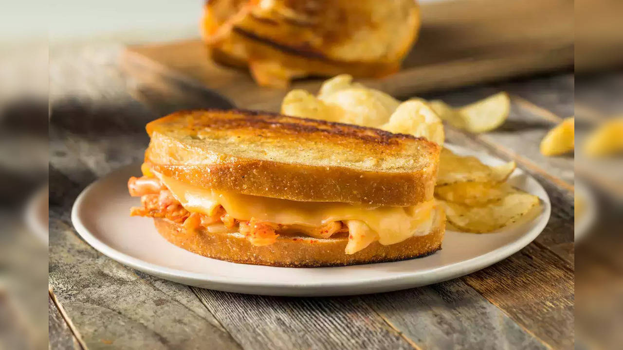 Kimchi Grilled Cheese Sandwich For A Hassle Free Korean Meal Under 25 Minutes