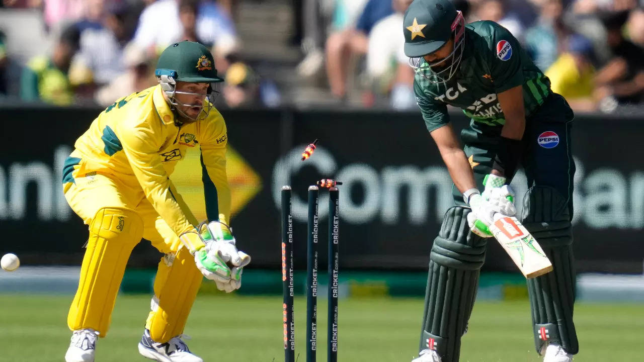 Babar Azam Insulted With 'Go Back' Slogans In Australia As Pakistan Fans Lose Cool In Viral Video