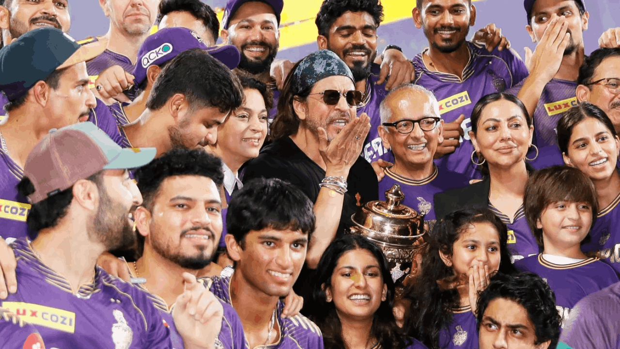 SRK KKR IPL 2024 trophy BCCI (1)