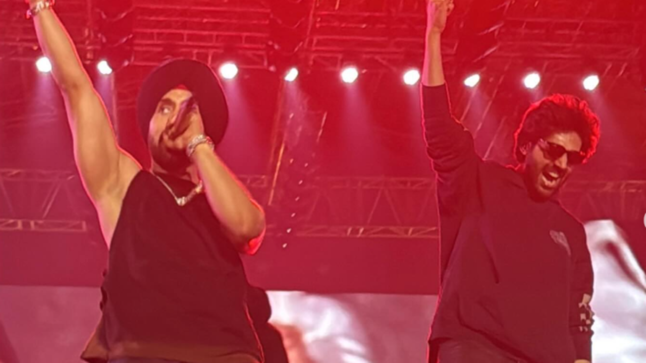 Kartik Aaryan Shows Solidarity With Diljit Dosanjh At Ahmedabad Show Amid Lyrics Controversy In Hyderabad Concert