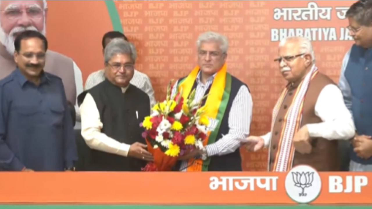 Kailash Gahlot joins BJP