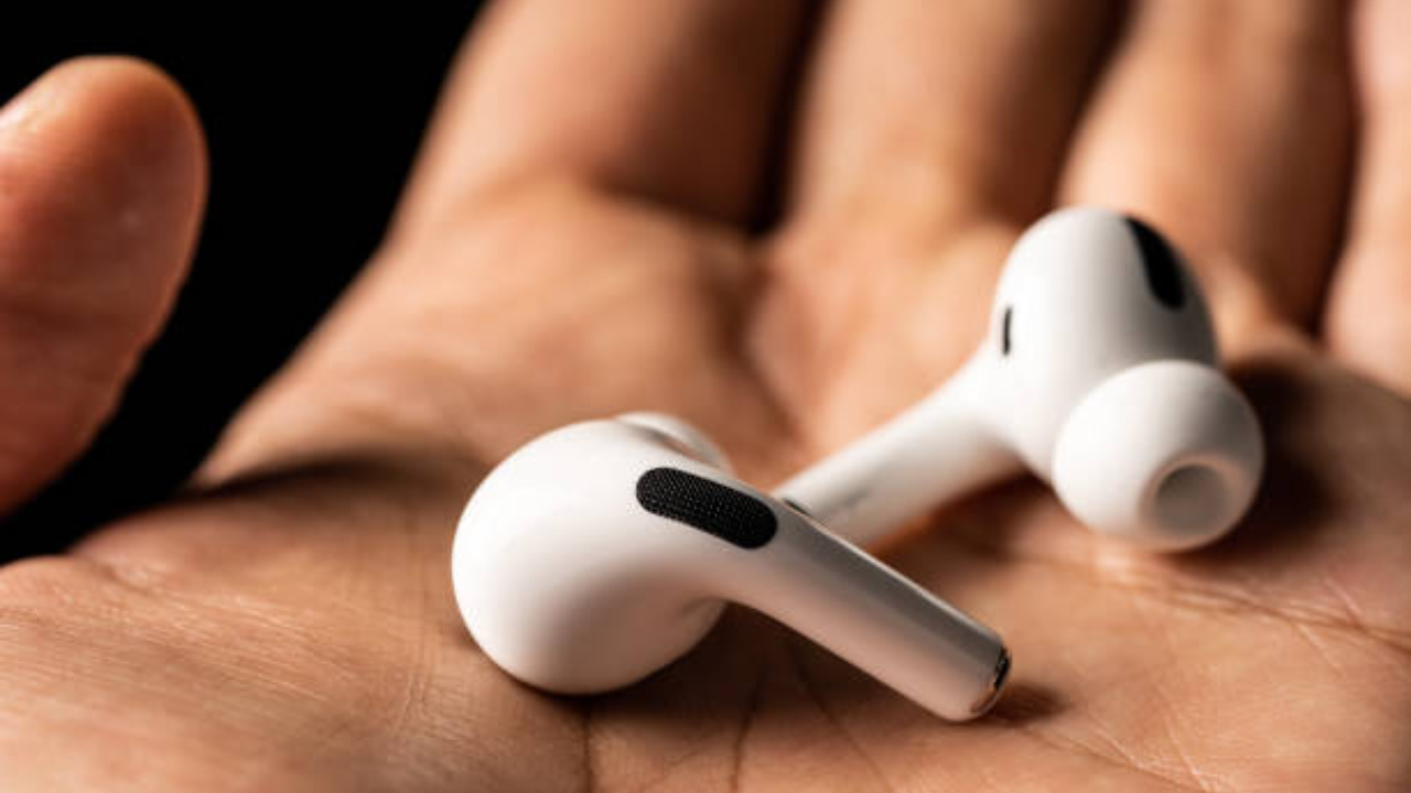 _air pods istock