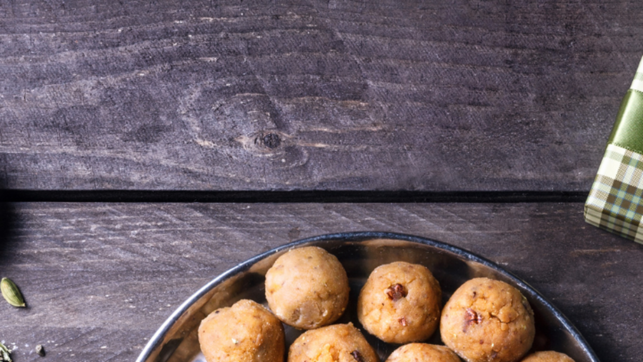 power-packed gond ke laddoo recipe for winter