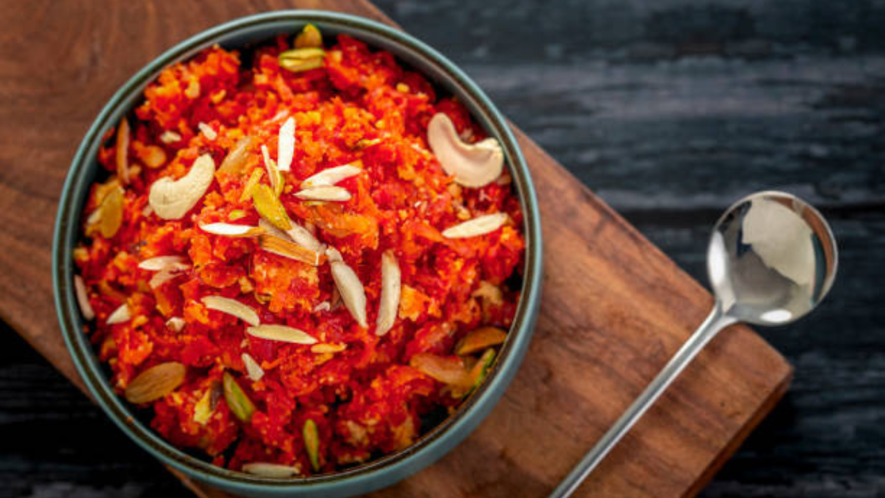 How to make maharashtrian style Gajar Halwa Recipe In 20 Minutes