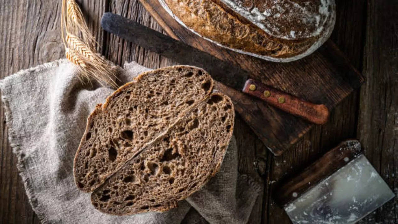 Consuming THIS One Type Of Bread Can Keep Colorectal Cancer, Cholesterol Away  