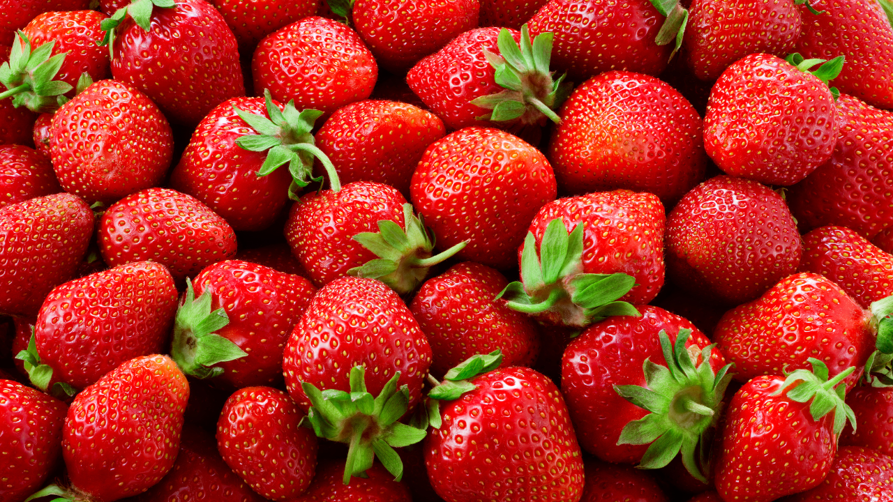 Medical expert reveals that eating strawberries with leaves can double the nutrition