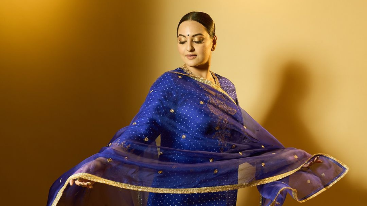 Decoding Sonakshi Sinha's royal blue kurta set