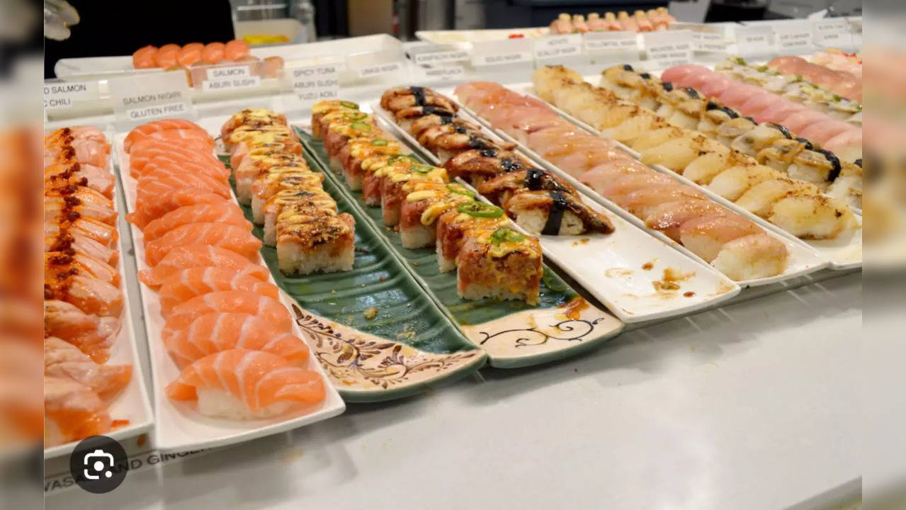 Restaurant shuts down temporarily after worm found in sushi  (Photo Credits: X / Twitter)