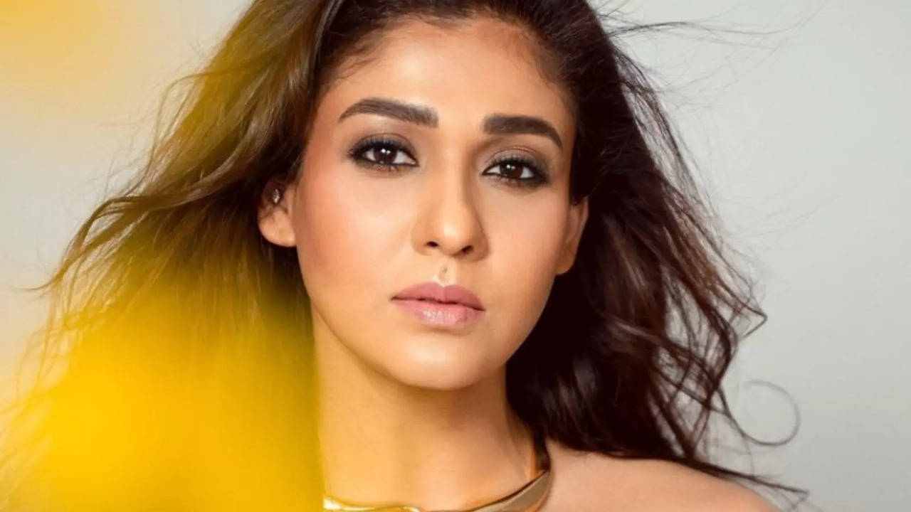 Nayanthara gifts luxury air travel for staff