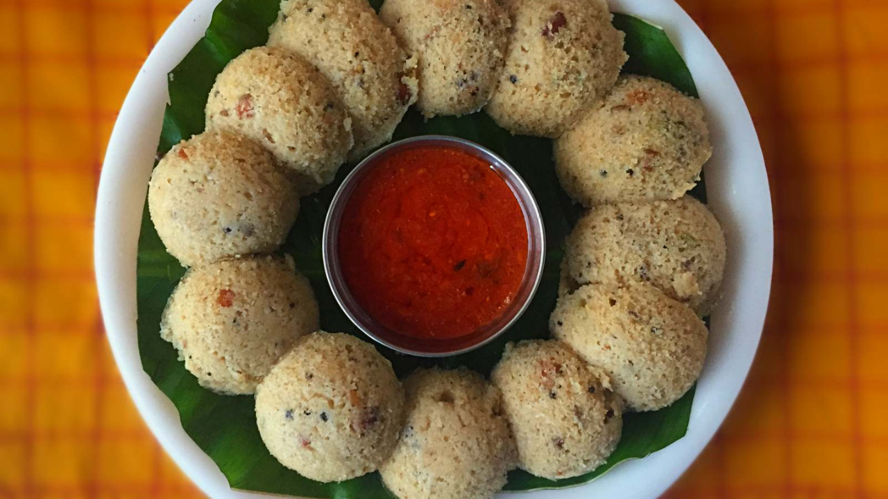 Whole wheat idli for healthy breakfast