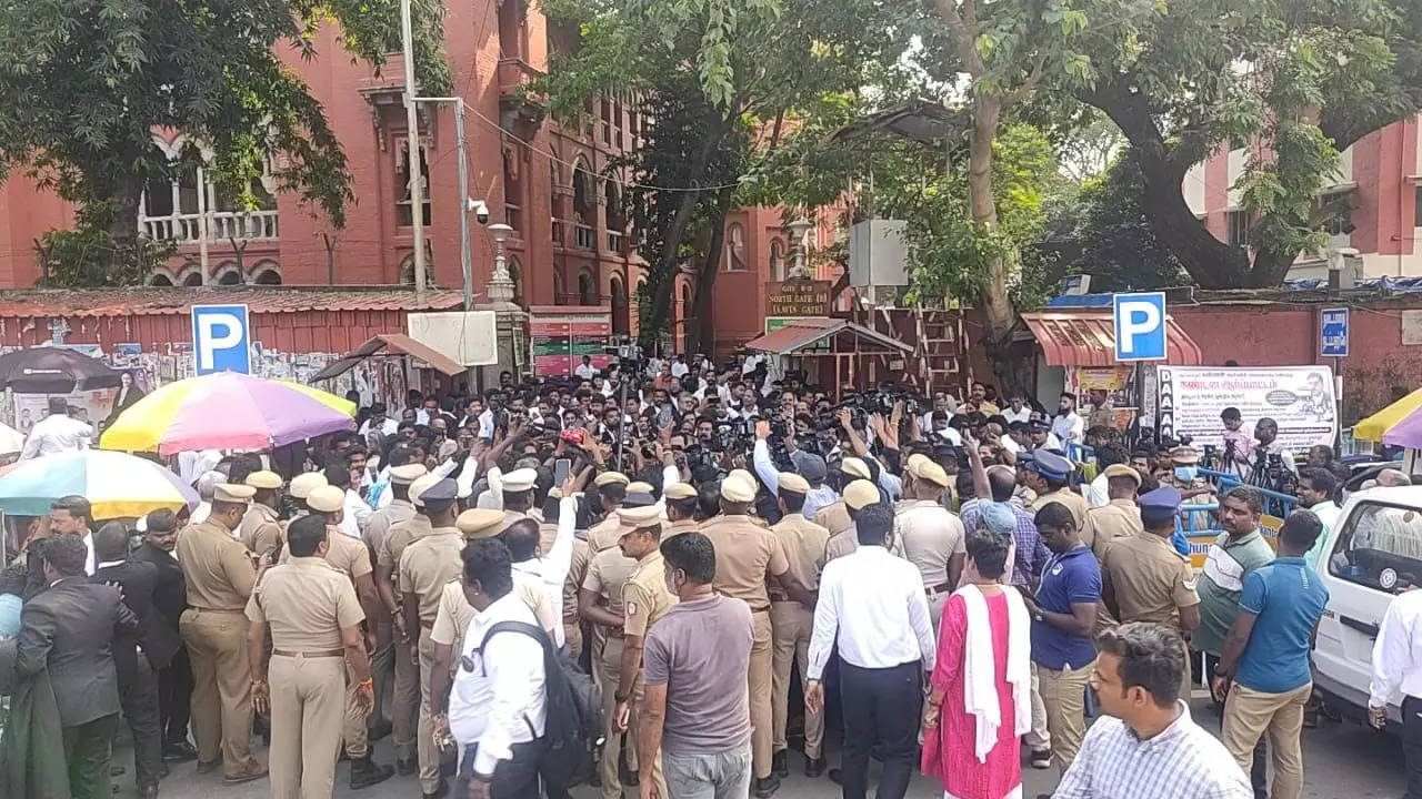 Lawyer Chased, Repeatedly Attacked With Sickle Outside Tamil Nadu Court