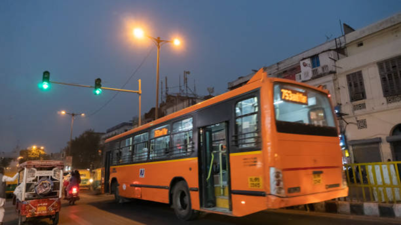 noida bus 