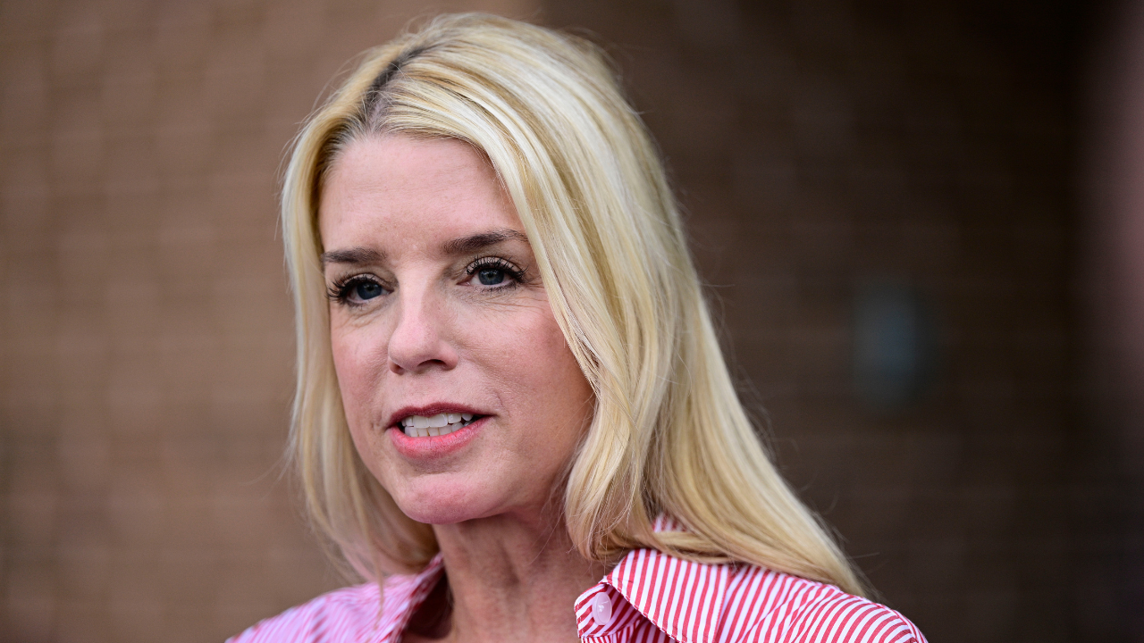 Pam Bondi AP (1)