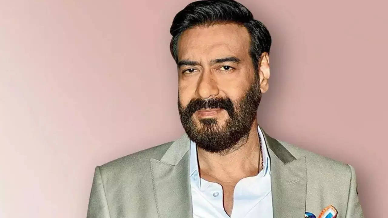 Ajay Devgn Becomes Emotional As He Completes 33 Years In Bollywood With Phool Aur Kaante: For Every Clap, Cheer...