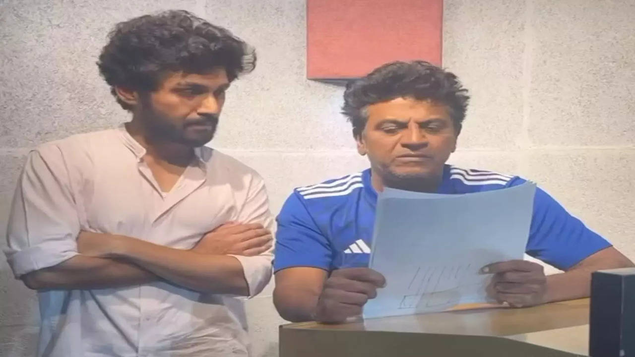 Actor-director of 'FireFly' Vamshi Krishna with Dr Shivarajkumar