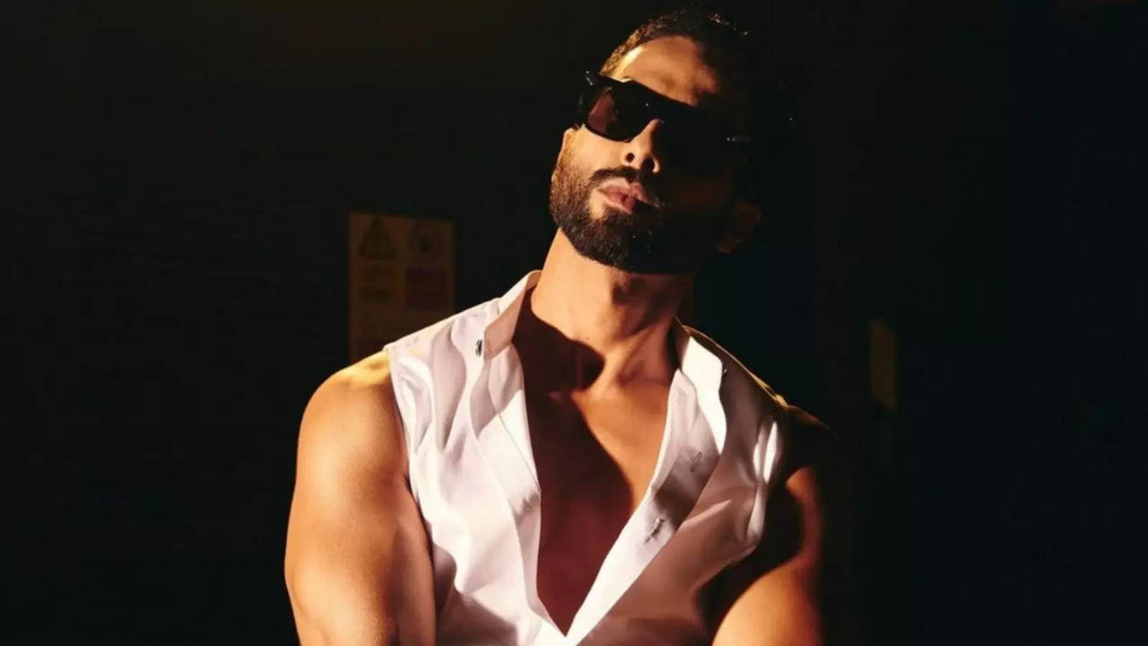 Shahid Kapoor To Headline Homi Adajania's Cocktail Sequel: Report