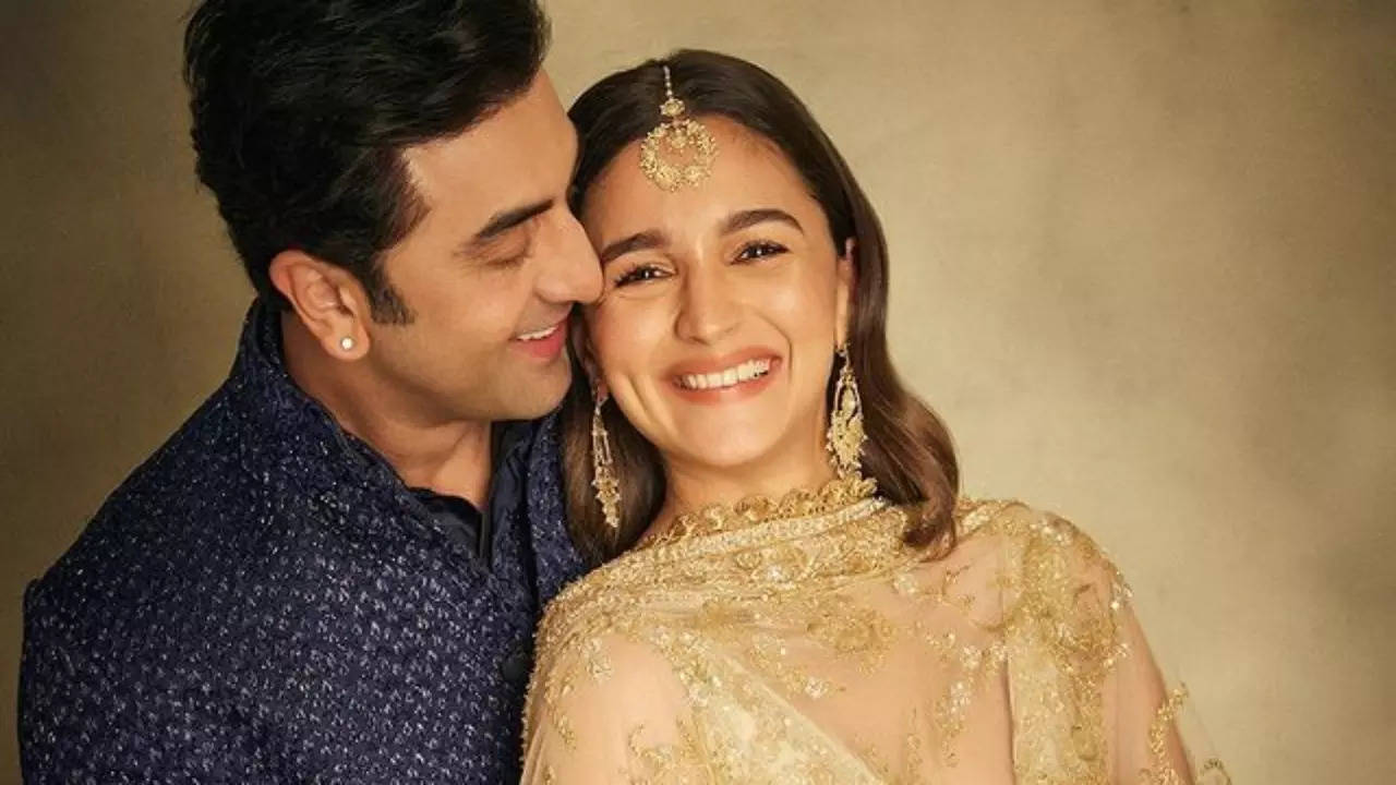 Ranbir Kapoor Reveals Alia Bhatt Asked Him 'Who Is Kishore Kumar' During Their First Meeting. Internet REACTS