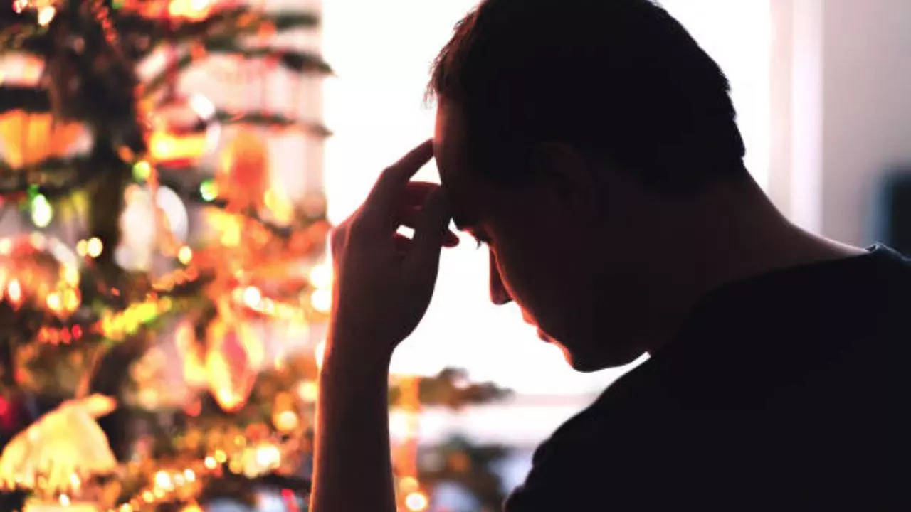 Holidays Aren't So Merry For Everyone: Study Finds Surprising Rise In Loneliness