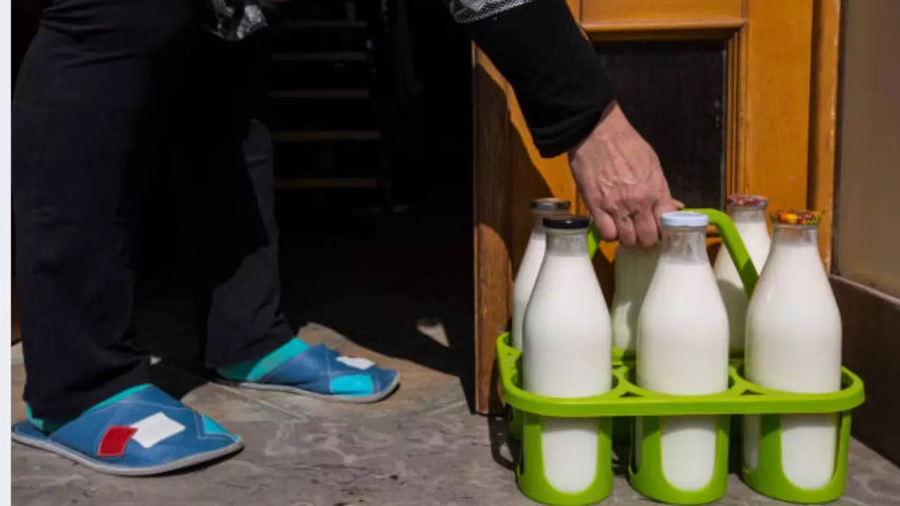 Is Your Milk Contaminated? Bird Flu Found In California's Raw Milk