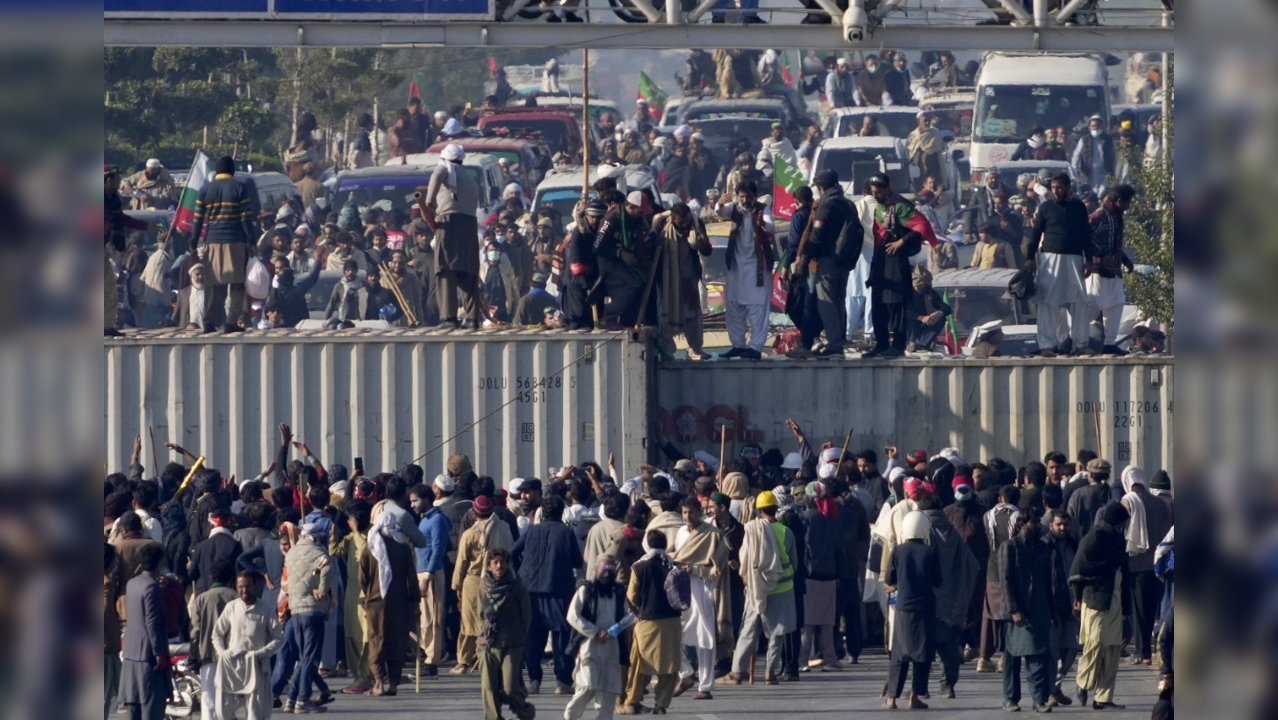 Protesters demanding Imran Khan’s release march on Pakistan’s capital.