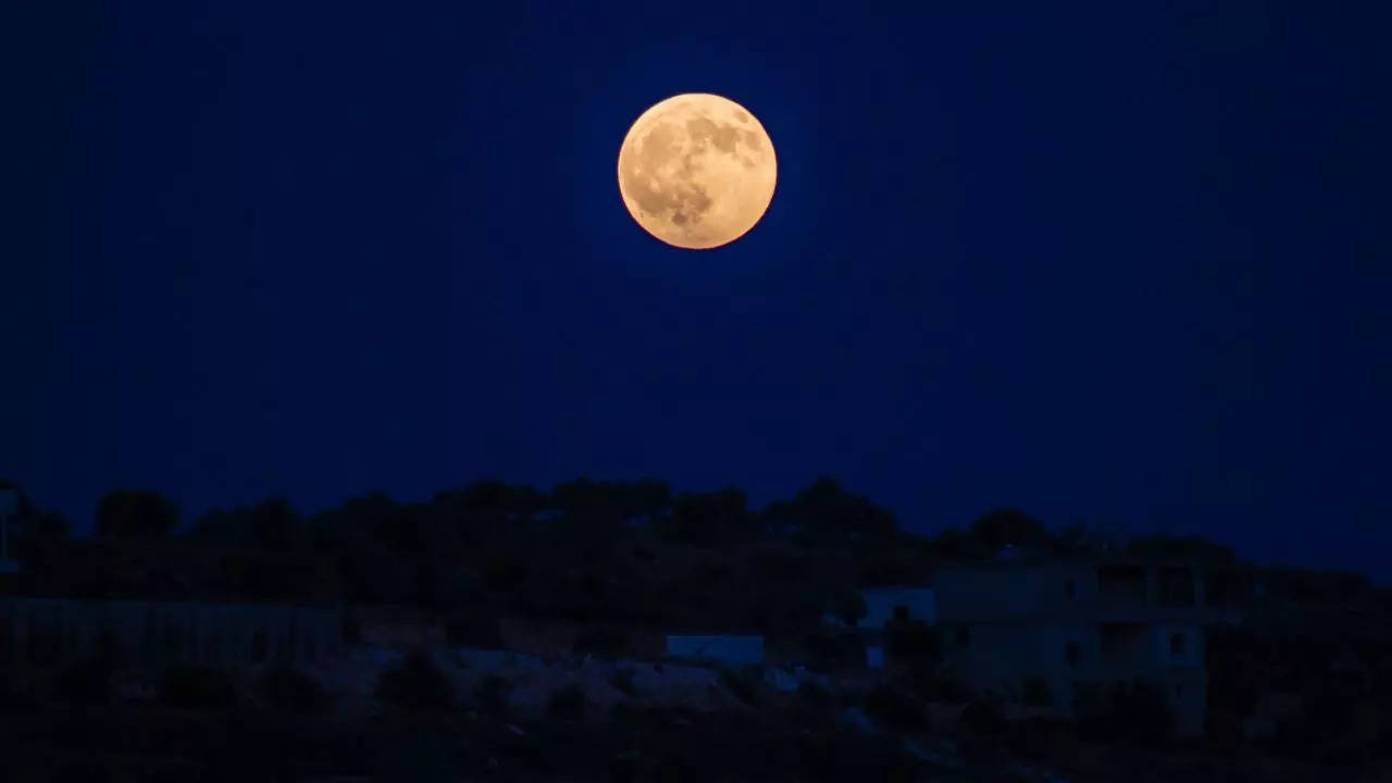 Margashirsha Purnima 2024: Know When Is The Last Full Moon Of The Year, Its Significance