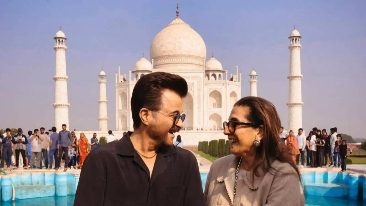 Anil Kapoor Redefines Timeless Romance With Wife Sunita, Poses At Taj Mahal