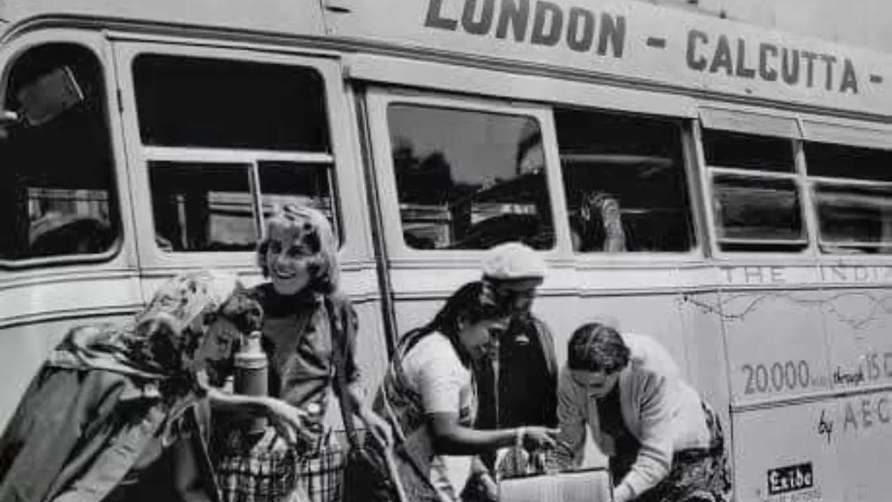 London-Calcutta Bus Service. Credit: X/VloggerCalcutta