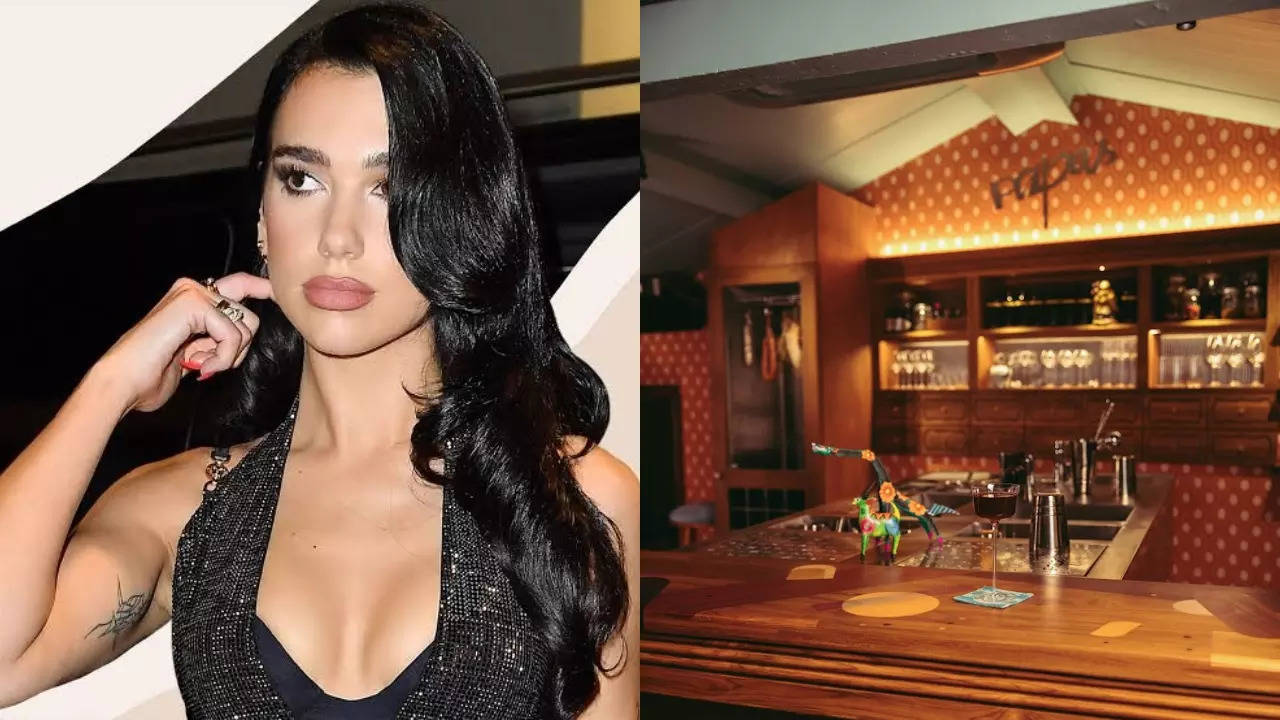 Dua Lipa Dines At Papa's