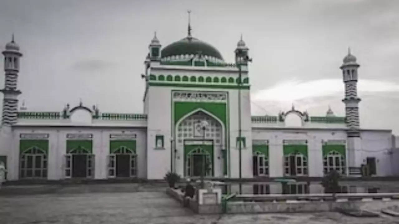 Sambhal Survey Row: Big Relief For Masjid Side, SC Stays Survey Order