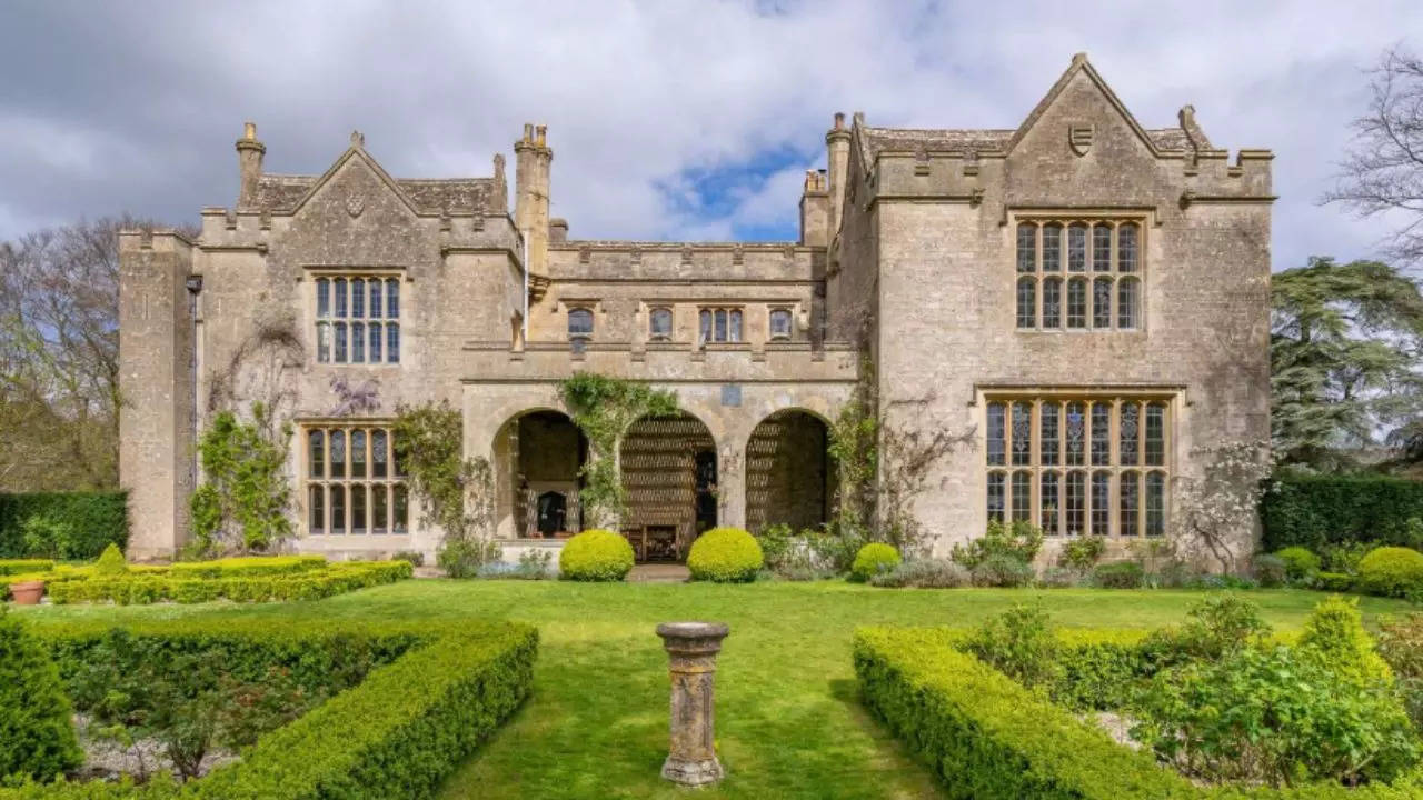 This 27-Bedroom Manor Is the Most Beautiful Home In England. Credit: Savills